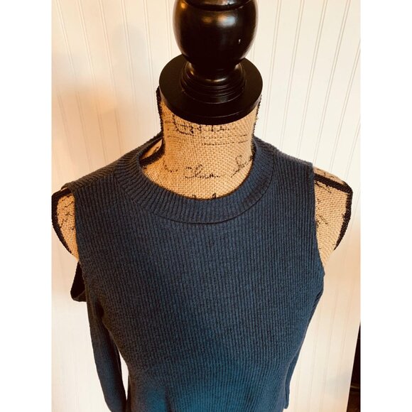 🌸3/$15🌸Light Navy Cold Shoulder Sweater Medium Long Sleeve - Picture 3 of 6